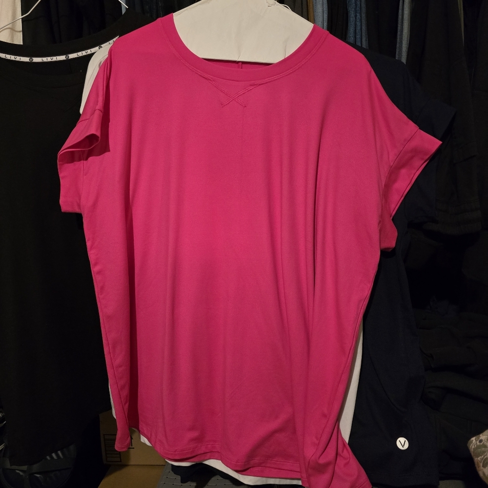 LiVi by Lane Bryant Tees 10/12 Runs Large